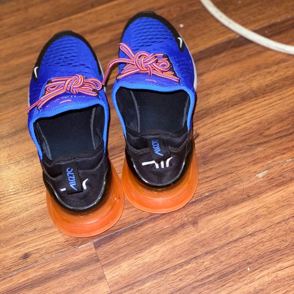 Sneakers - Picture 2 of 5